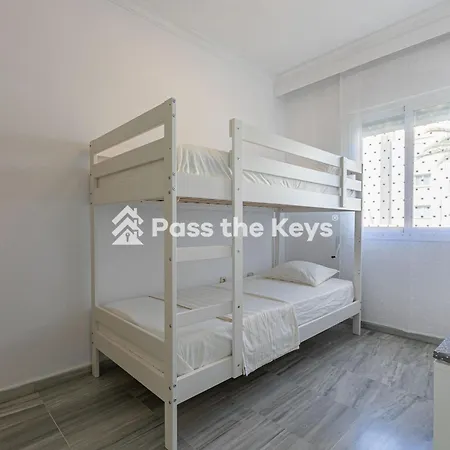 On The Golden Mile Perfect For Families Pass The Keys *