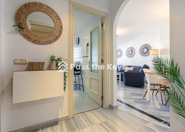 On The Golden Mile Perfect For Families Pass The Keys * Marbella