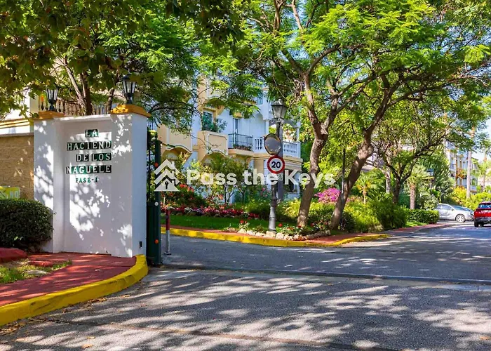 On The Golden Mile Perfect For Families Pass The Keys *