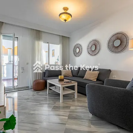 Apartamento On The Golden Mile Perfect For Families Pass The Keys