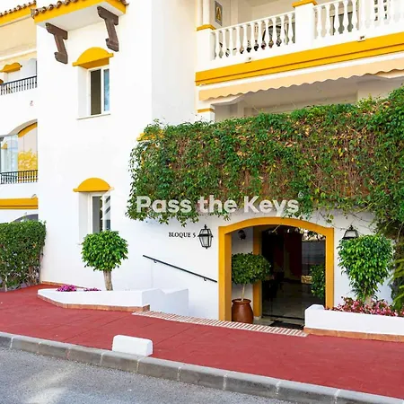 Lägenhet On The Golden Mile Perfect For Families Pass The Keys Marbella