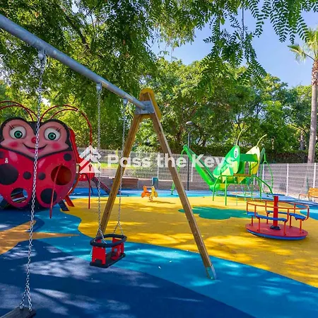 On The Golden Mile Perfect For Families Pass The Keys Apartamento Marbella